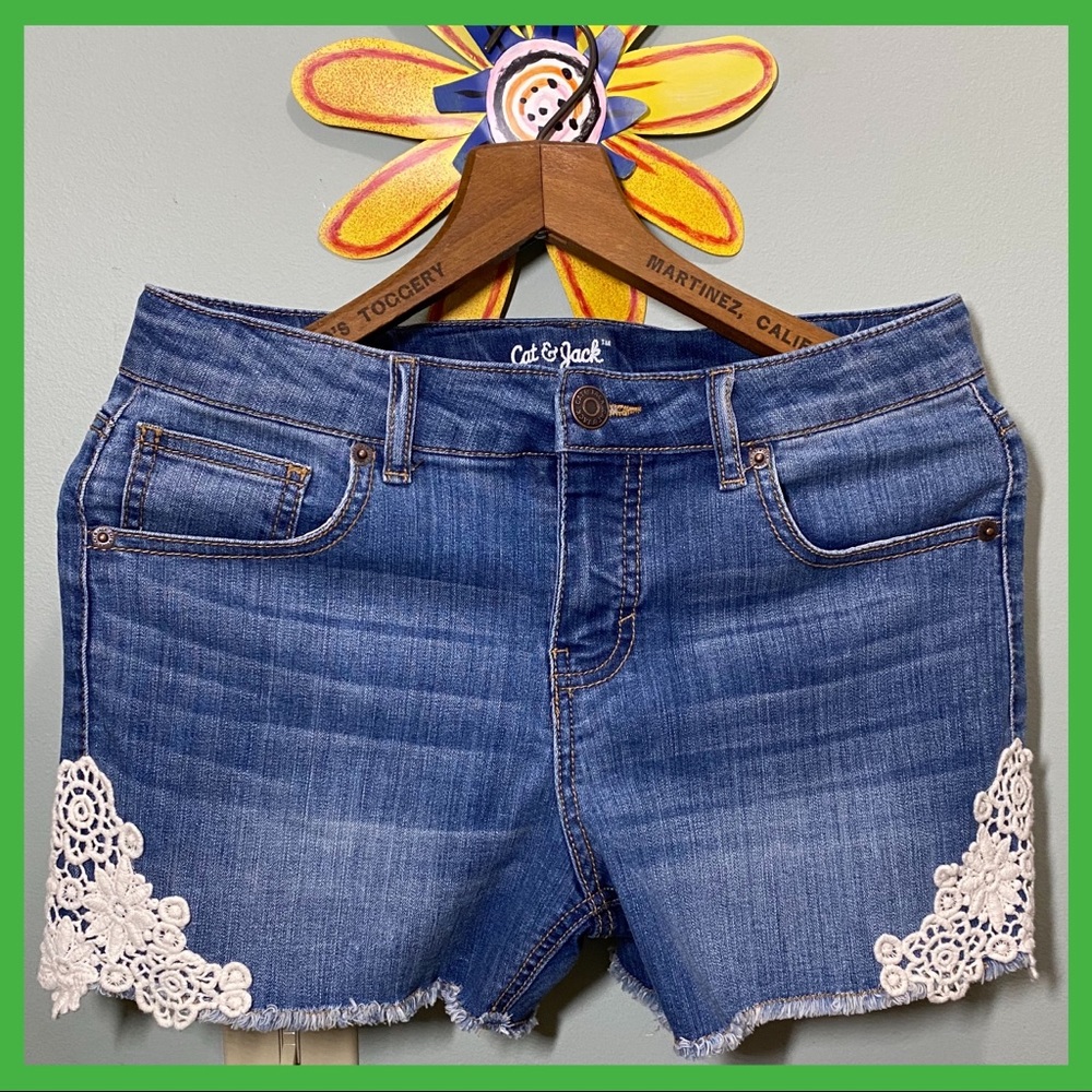 Cat & Jack Lace Trimmed Shorts